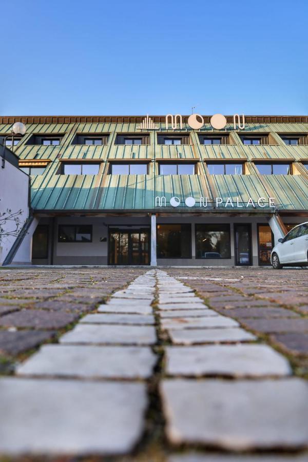 Moon Palace Hotel Arese Buitenkant foto